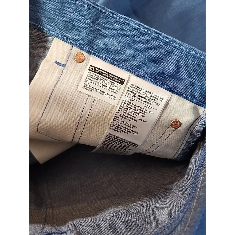 Levi's 501 men's 38X30 Buttonfly Light blue jeans Shrink To Fit Straight Leg NWT
